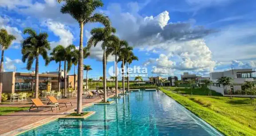 Terreno em condomínio disponível para venda no bairro Gávea em Uberlândia-MG