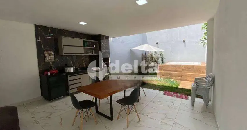 Casa disponível para venda no bairro Aclimação em Uberlândia MG