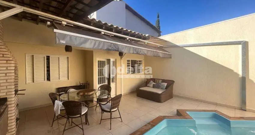 Casa disponível para venda no bairro Gramado em Uberlândia-MG
