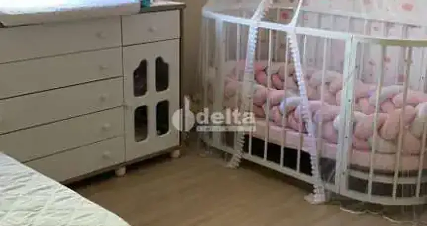 Casa com 3 quartos à venda no Planalto, Uberlândia 