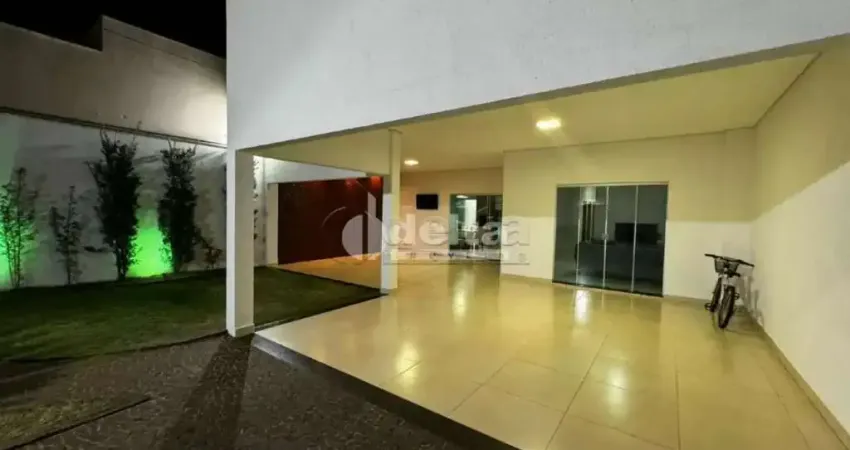 Casa residencial disponível para venda no bairro Bosque dos Buritis em Uberlândia-MG