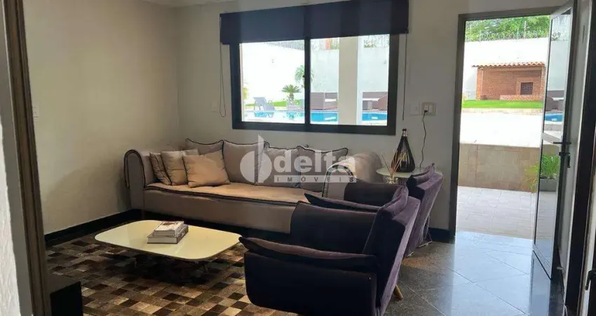 Casa residencial disponível para venda no bairro Cidade Jardim em Uberlândia-MG