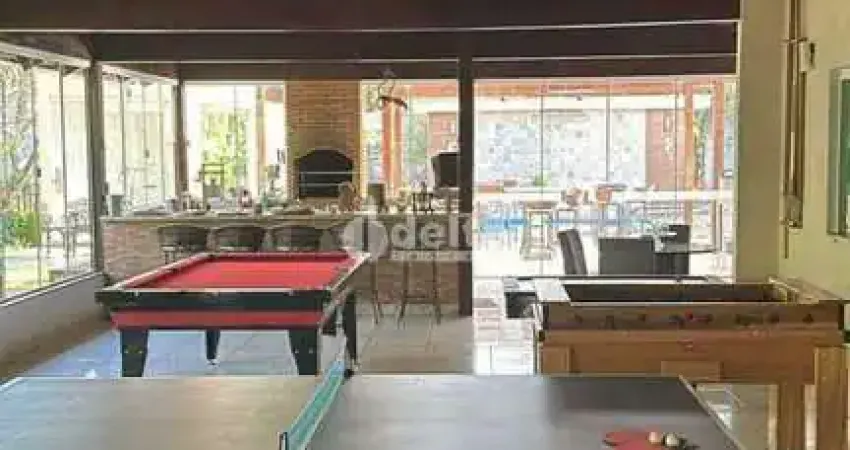Casa no condomínio Murta 253 disponível para venda em Uberlândia-MG