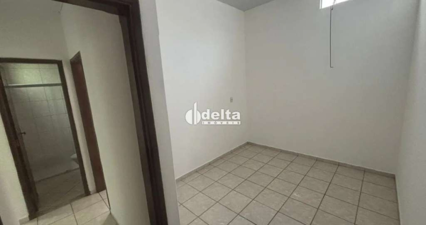 Casa disponível para locação no bairro Planalto em Uberlândia-MG
