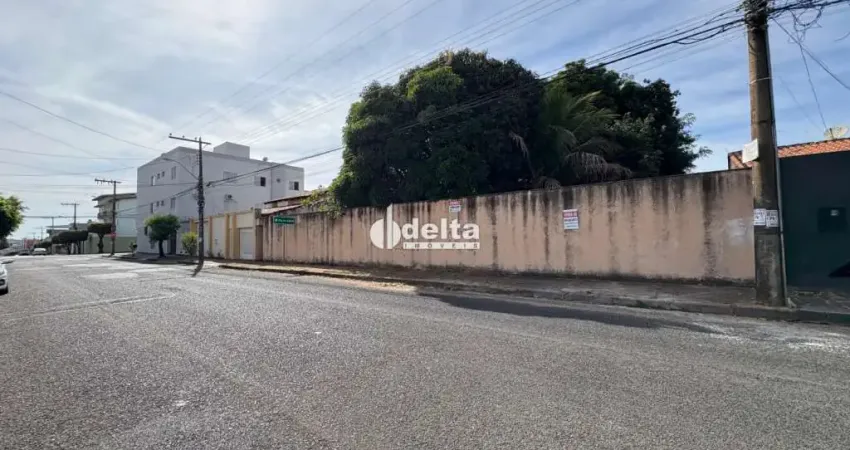 Área disponível para venda no bairro Santa Mônica em Uberlândia MG