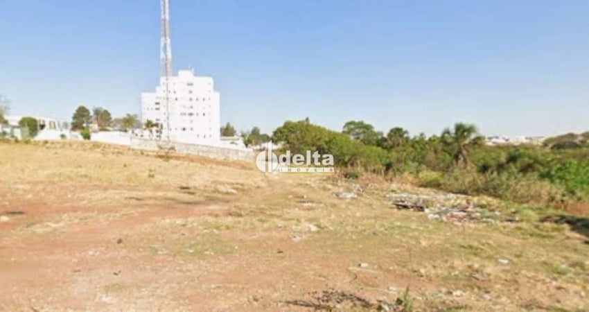 Terreno disponível para venda no bairro Nossa Senhora das Graças em Uberlândia-MG