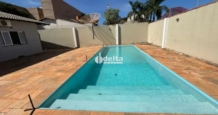 Casa disponível para venda e locação no bairro Marta Helena em Uberlândia-MG