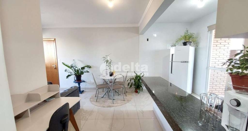Apartamento mobiliado disponível para locação no bairro Santa Mônica em Uberlândia-MG