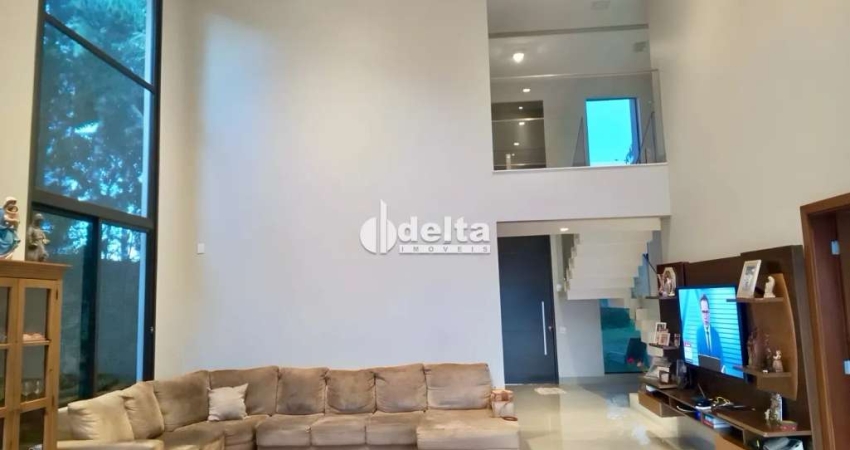 Casa no condomínio Bosque Karaiba disponível para locação e venda em Uberlândia-MG.