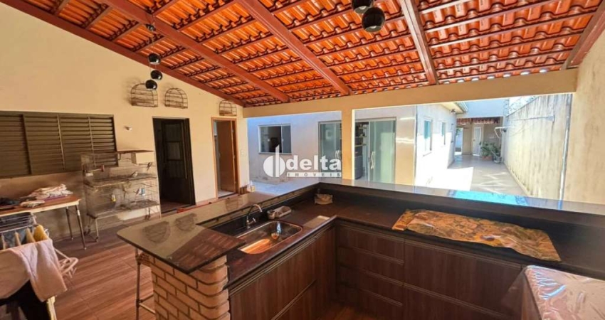 Casa residencial disponível para venda no bairro Tocantins em Uberlândia-MG.