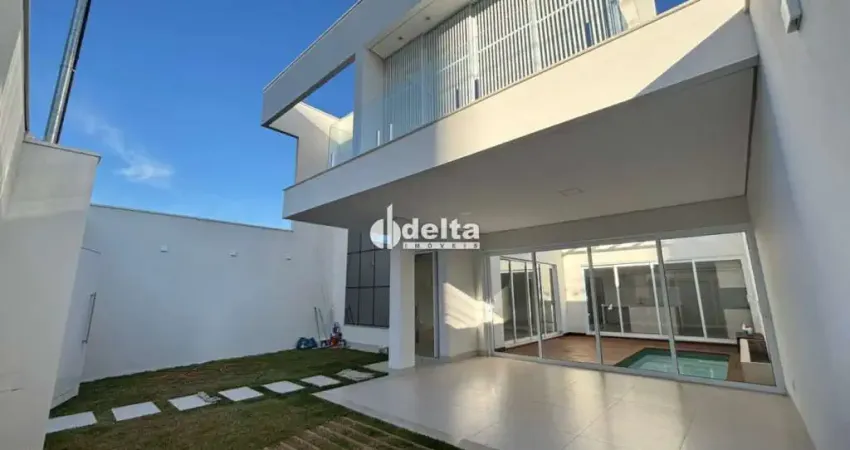 Sobrado disponível para venda no bairro Jardim Inconfidência em Uberlândia-MG.