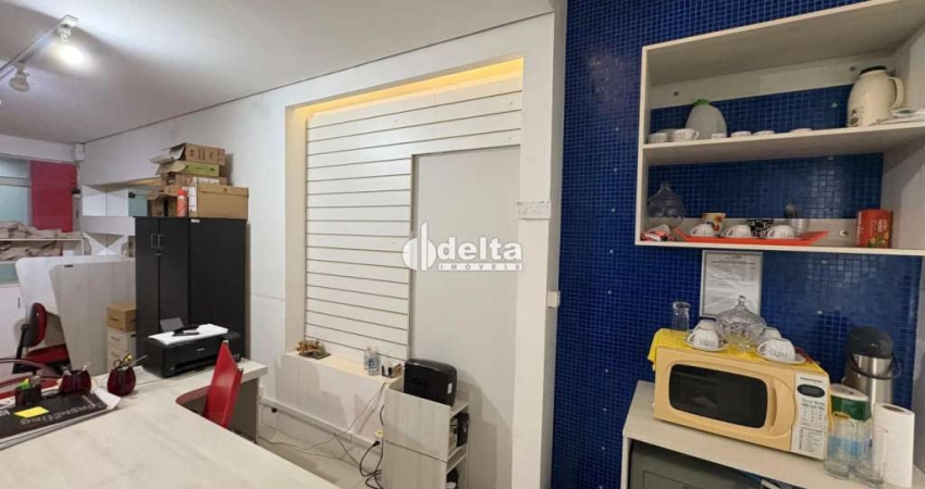 Sala disponível para venda no bairro Santa Mônica em Uberlândia-MG