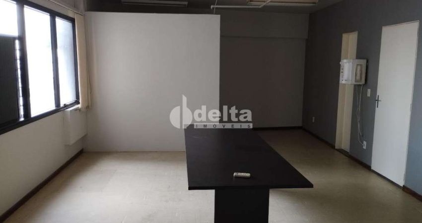 Sala disponível para locação e venda no bairro Centro em Uberlândia-MG