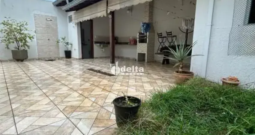 Casa disponível para venda no bairro Vigilato Pereira em Uberlândia MG