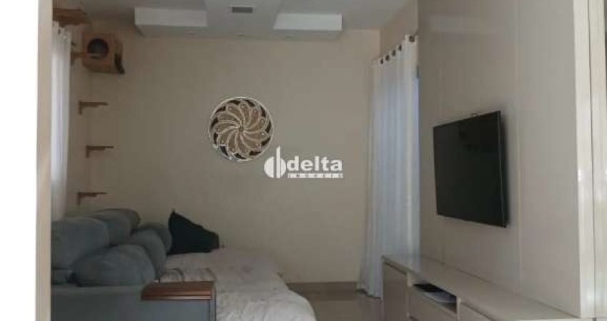 Casa em condomínio disponível para venda no bairro Umuarama em Uberlândia MG