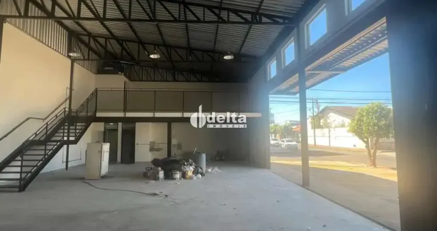 Galpão disponível para locação e venda  no bairro Custódio Pereira em Uberlândia-MG