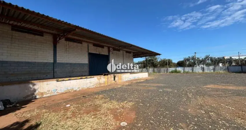 Galpão disponível para venda no bairro Distrito Industrial em Uberlândia-MG