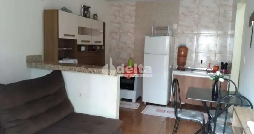 Casa disponível para venda no bairro  Jardim Holanda  em Uberlândia-MG