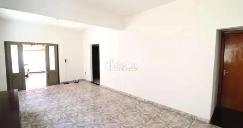 Casa disponível para locação e venda no bairro Bom Jesus em Uberlândia MG