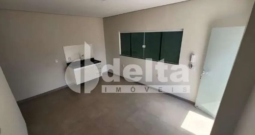 Prédio disponível para venda no bairro Santa Mônica em Uberlândia-MG