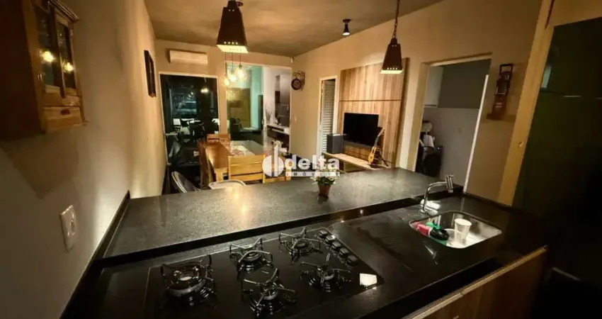 Casa residencial disponível para venda bairro alto umuarama em uberlândia-mg.