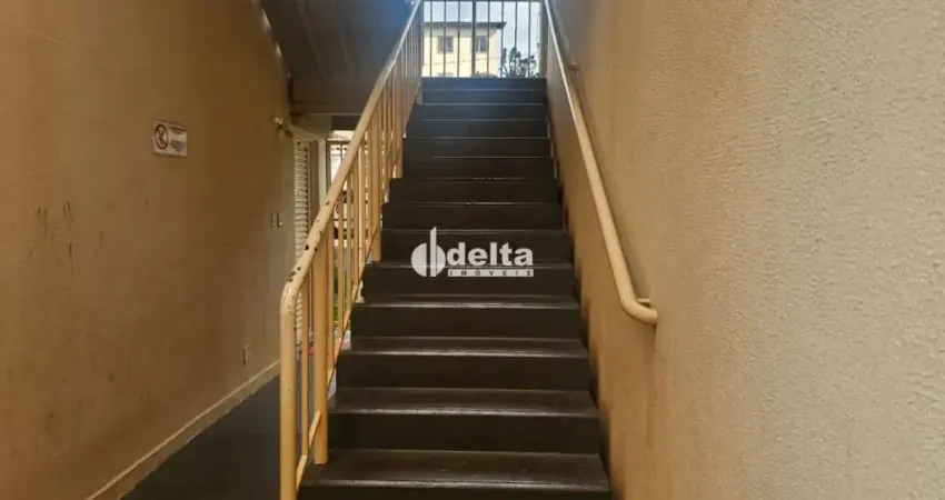 Apartamento com 3 quartos sendo 1 com suíte disponível para venda no bairro Chácaras Tubalina E Quartel em Uberlândia-MG.