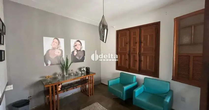 Casa comercial e residencial disponível para locação e venda no bairro fundinho em uberlândia - mg.