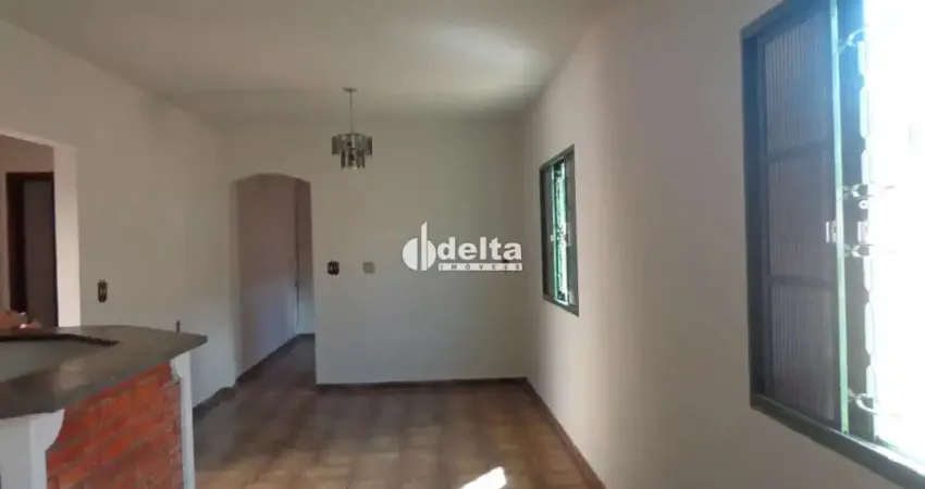 Casa residencial com 8 quartos sendo 1 suíte disponível para venda no bairro martins em uberlândia - mg.