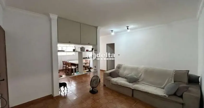 Casa residencial com 5 quartos sendo 2 suíte disponível para locação e venda no bairro brasil em uberlândia - mg