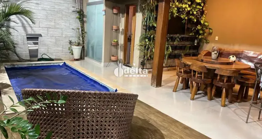 Casa residencial com 3 quartos sendo 1 suíte disponível para venda no bairro granada em uberlândia - mg.