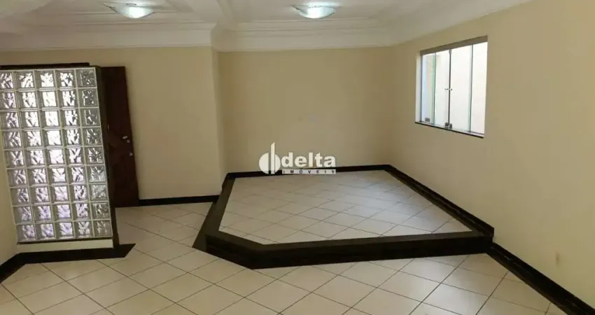 Casa residencial com 3 suítes disponível para venda no bairro santa mônica em uberlândia - mg.