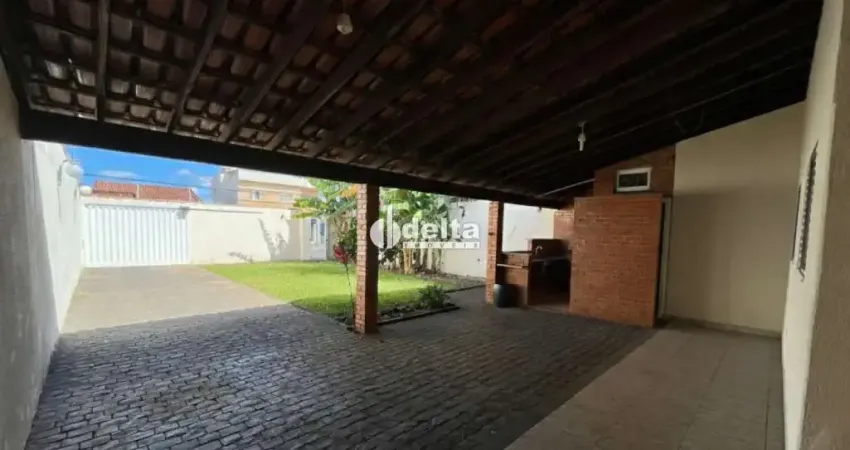 Casa disponível para venda no bairro santa mônica em uberlândia mg