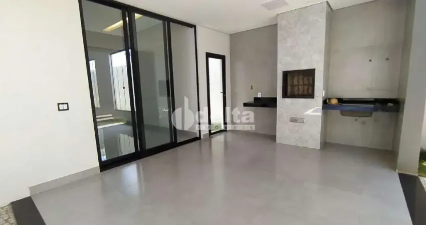 Casa residencial com 3 quartos sendo 1 suíte, disponível para locação no bairro granada em uberlândia-mg