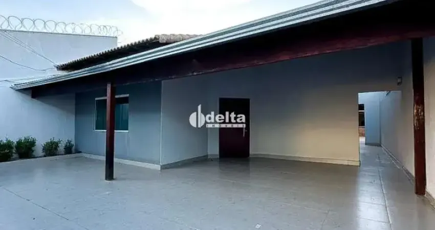 Casa residencial com 3 quartos sendo 1 suíte disponível para venda no bairro alto umuarama em uberlândia-mg