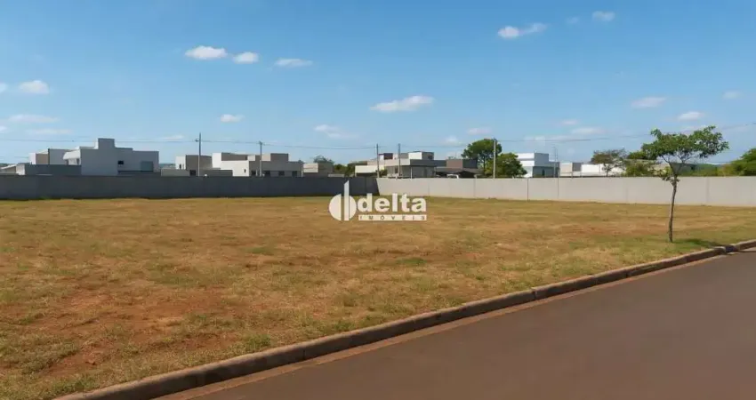 Terreno em condomínio com 306 m², disponível para venda no bairro novo mundo.