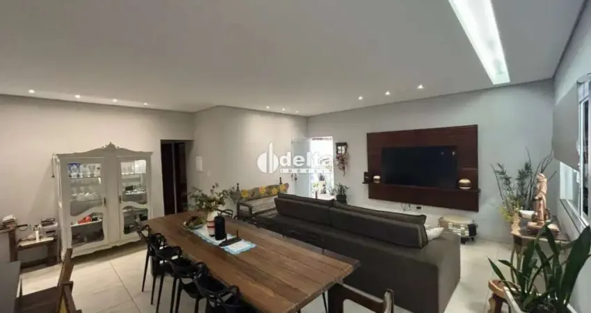 Casa residencial com 3 quartos sendo 1 suíte disponível para venda no bairro segismundo pereira em uberlândia-mg