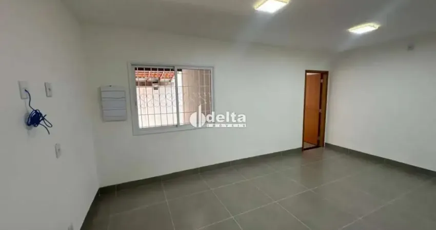 Casa residencial com 4 quartos sendo 1 suíte disponível para venda no bairro santa mônica em uberlândia-mg