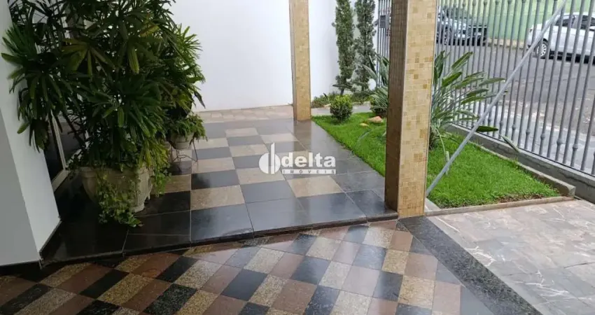 Casa estilo sobrado com 5 quartos sendo 3 suítes para venda no bairro fundinho uberlândia-mg