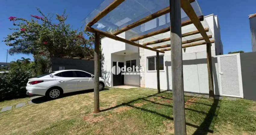 Casa em condomínio fechado com 3 quartos à venda em Laranjeiras, Uberlândia 