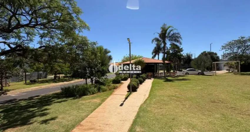 Casa em condomínio fechado com 3 quartos à venda em Laranjeiras, Uberlândia