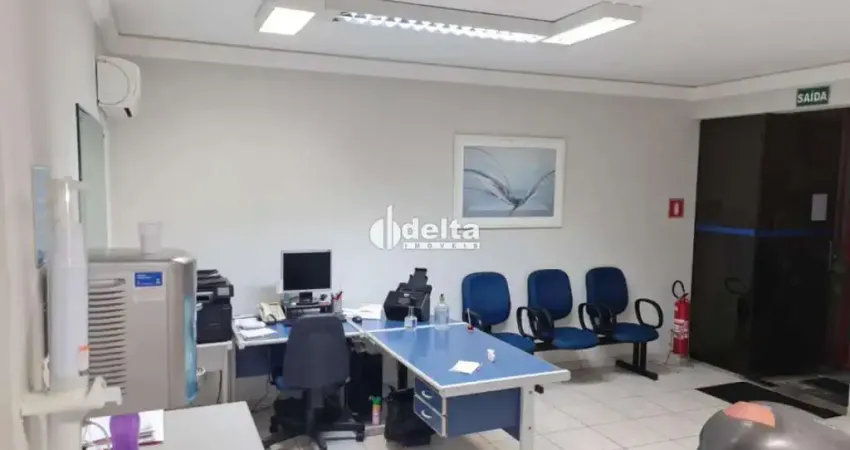 Casa comercial com 10 salas disponível para venda no bairro nossa senhora aparecida em uberlândia-mg