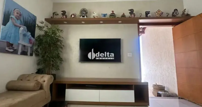 Sobrado residencial com 3 quartos sendo 1 suíte disponível para venda no bairro jardim brasília em uberlândia-mg