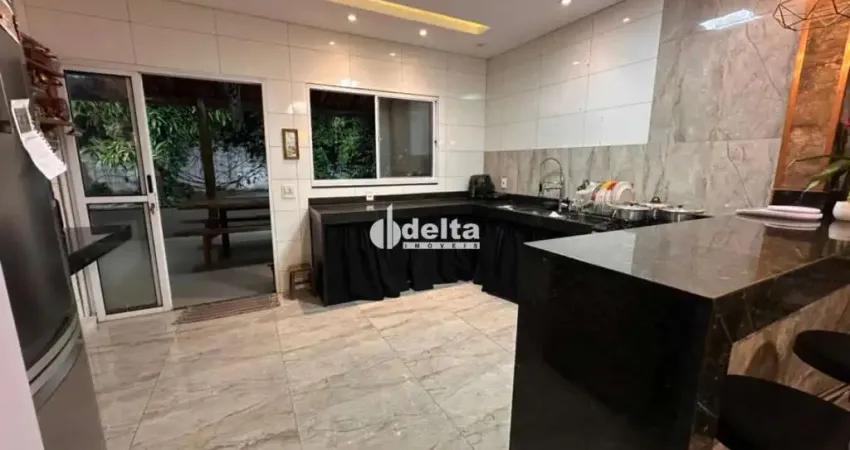 Casa residencial com 2 quartos sendo 1 suíte disponível para venda no bairro granada em uberlândia-mg