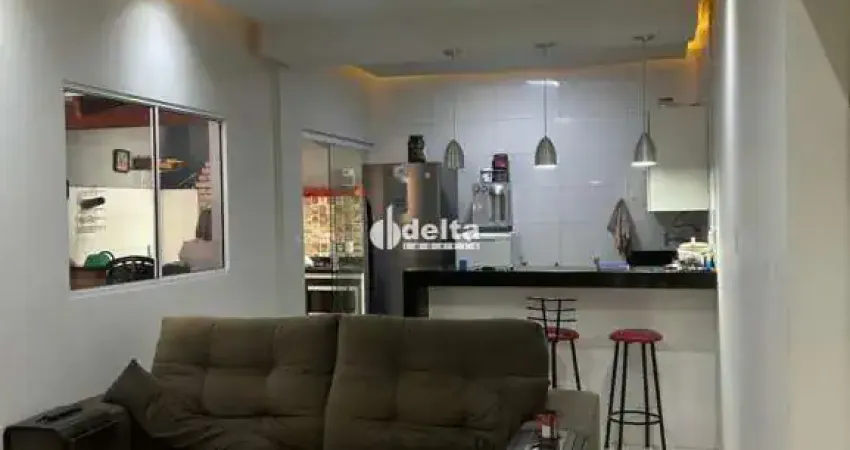 Casa residencial com 2 quartos sendo 1 suíte disponível para venda no bairro jardim patrícia em uberlândia - mg.