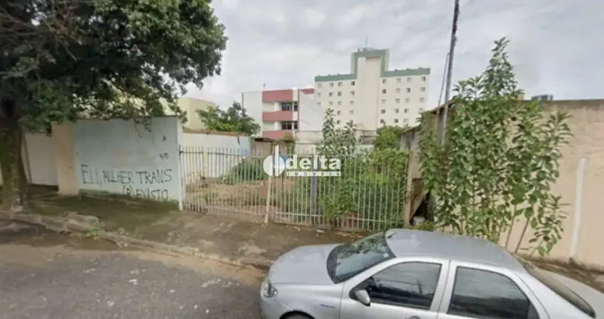Terreno disponível para venda no bairro Santa Mônica em Uberlândia MG