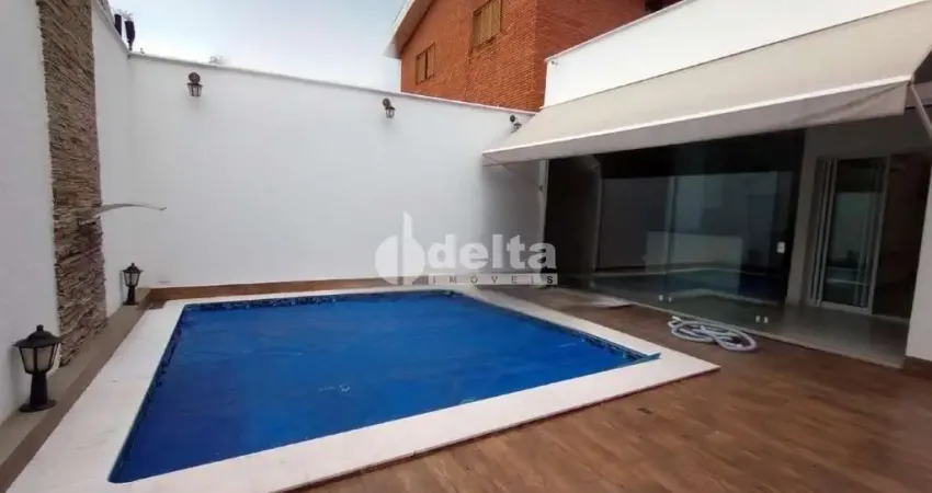 Casa residencial com 3 quarto sendo 1 suíte disponível para locação no Tabajaras bairro em Uberlândia-MG