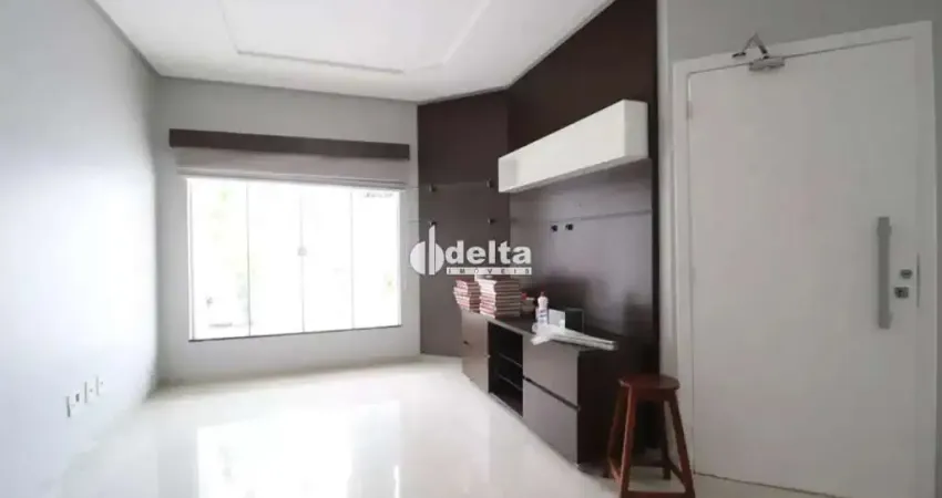 Casa residencial com 3 quartos sendo 1 suíte disponível para venda no bairro Cidade Jardim em Uberlândia-MG