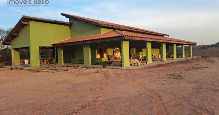 Linda propriedade com vista magnífica