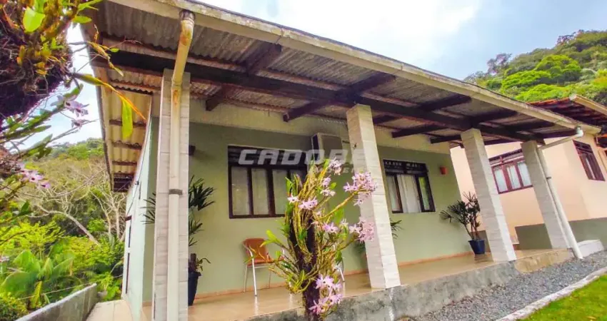 Casa com 3 quartos à venda no Glória, Blumenau 