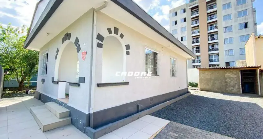 Casa para aluguel, 03 quartos, 06 vagas, Garcia - Blumenau/SC